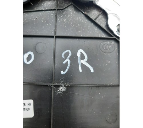 Обшивка двери (задняя правая)