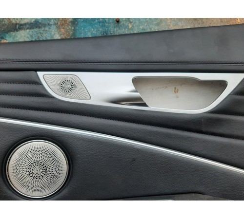 Обшивка двери (задняя правая)