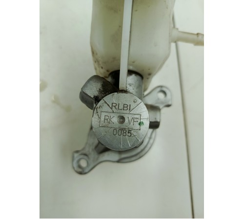 Главный тормозной цилиндр в сборе