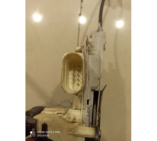 Замок двери (задний правый)