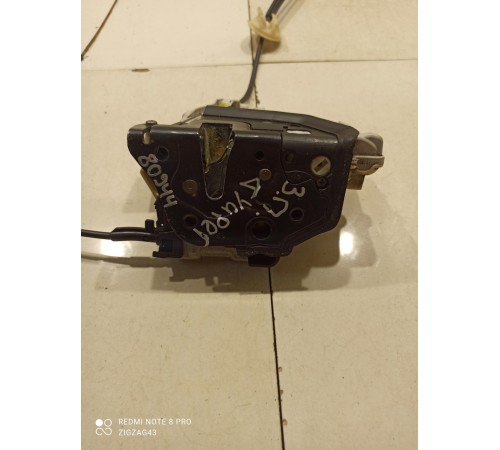 Замок двери (задний правый)