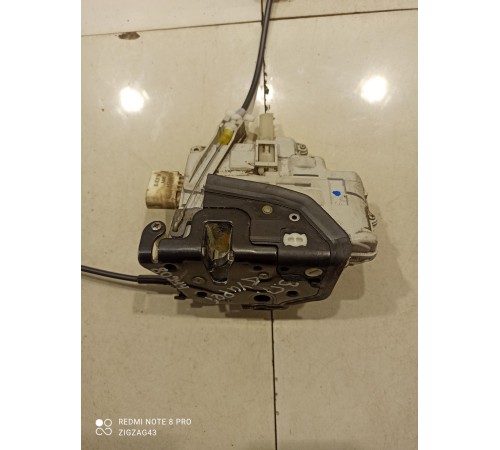 Замок двери (задний правый)