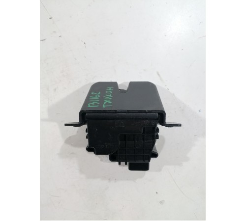 Замок крышки багажника