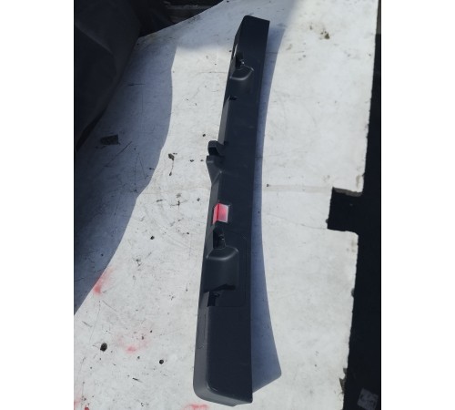 Накладка крышки багажника