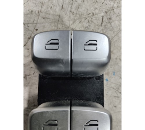 Блок управления стеклоподъемниками передний левый