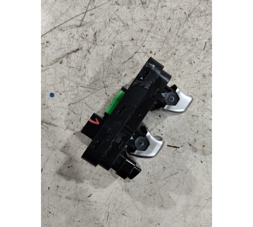 Блок управления стеклоподъемниками передний левый