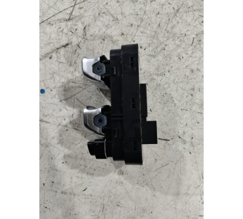 Блок управления стеклоподъемниками передний левый