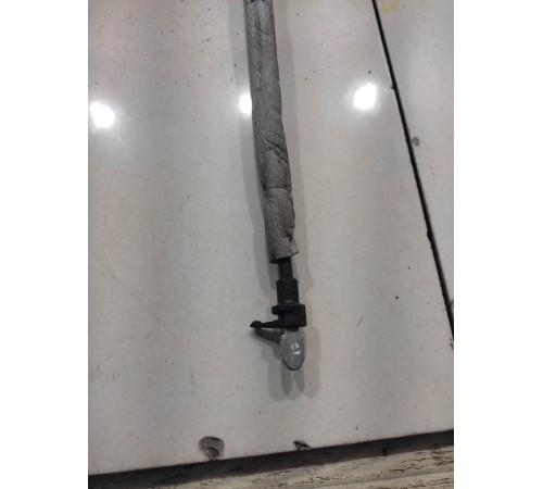 Доводчик замка крышки багажника