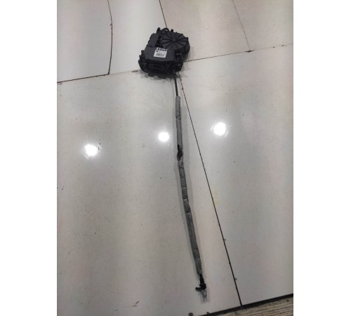 Доводчик замка крышки багажника