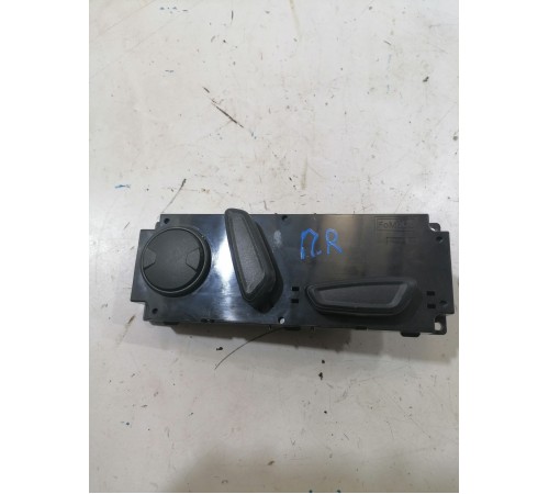 Кнопки регулировки переднего правого сиденья