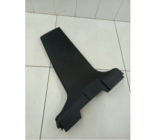 Обшивка центральной стойки правая нижняя