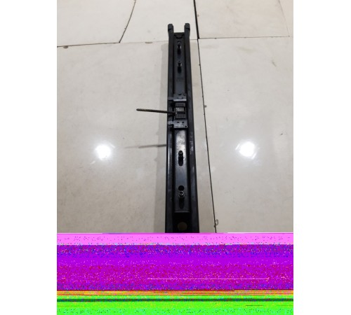 Направляющая (салазки) переднего правого сиденья левая