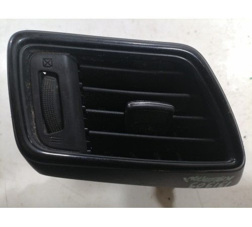 Дефлектор воздушный правый