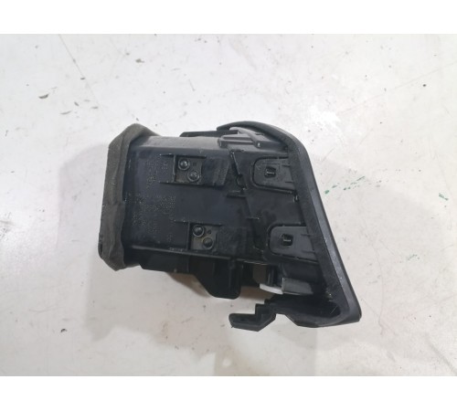 Дефлектор воздушный правый