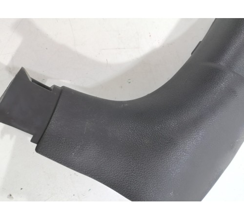 Накладка передней стойки левая нижняя