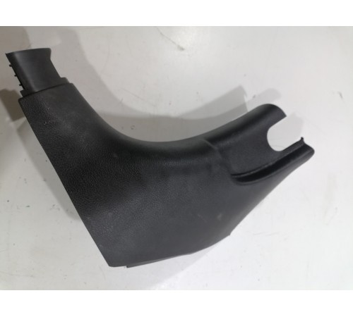 Накладка передней стойки левая нижняя