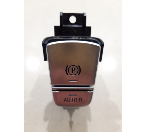 Кнопка фиксатора стояночного тормоза