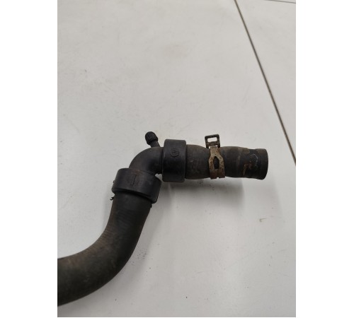 Патрубок системы охлаждения