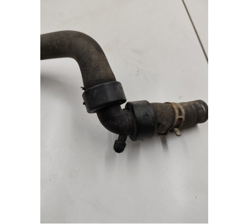 Патрубок системы охлаждения