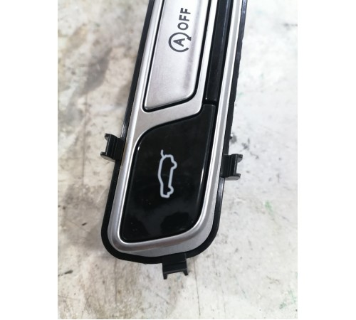 Блок кнопок многофункциональных центральной консоли