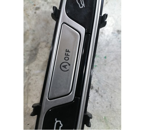 Блок кнопок многофункциональных центральной консоли