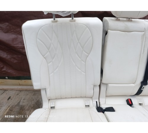 Задний ряд сидений