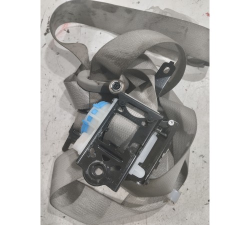 Ремень безопасности (передний левый)