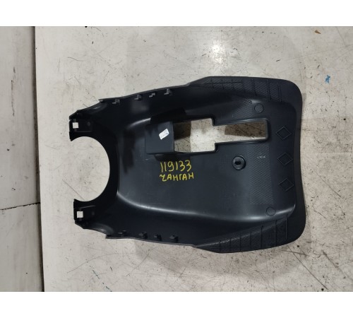 Кожух рулевой колонки нижний