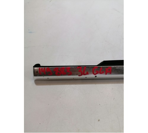 Молдинг двери задний левый