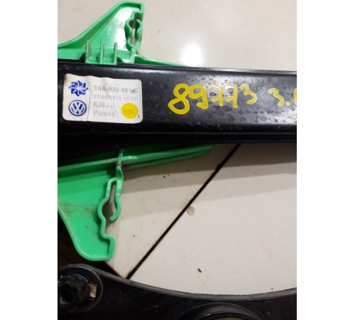 Стеклоподъемник (задний левый)