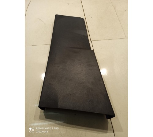 Накладка стойки (средняя, левая)