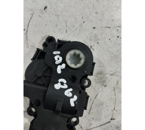 Моторчик привода заслонок отопителя