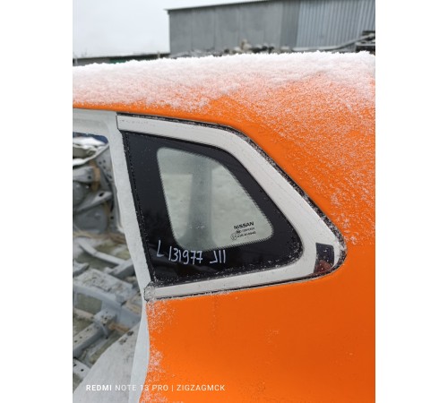 Глухое стекло заднее левое