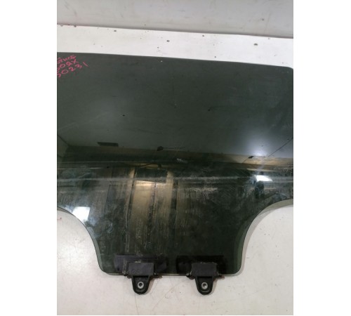 Стекло двери заднее левое