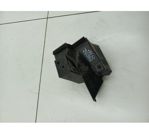 Воздуховод передний правый