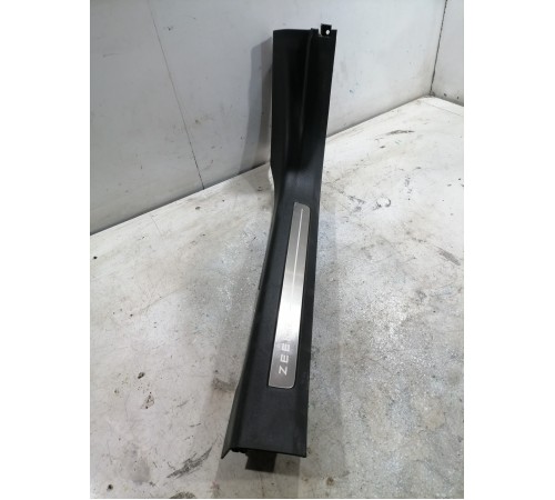 Накладка порога передняя правая