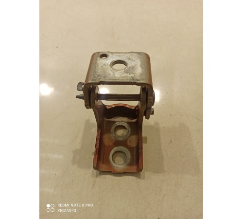 Петля двери (передняя, левая, верхняя)