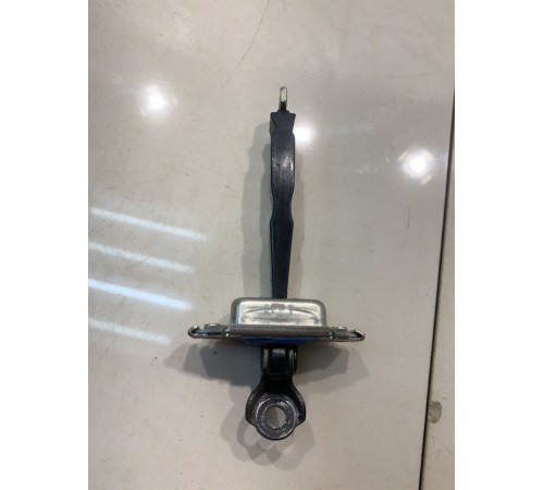 Ограничитель двери (задний, левый)