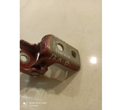 Петля двери (передняя, левая, верхняя)