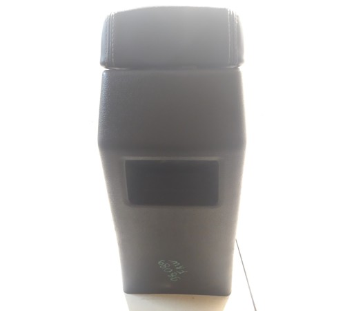 Центральная консоль с подлокотником