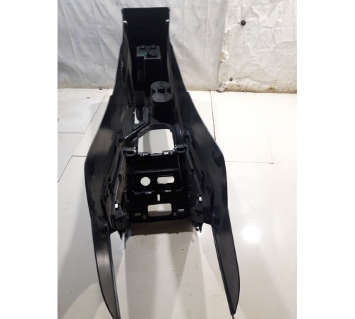 Центральная консоль с подлокотником