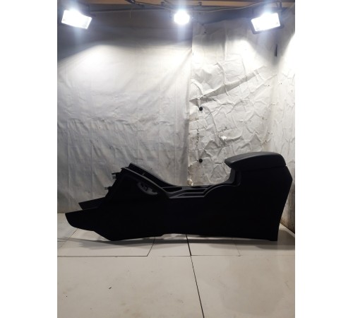 Центральная консоль с подлокотником