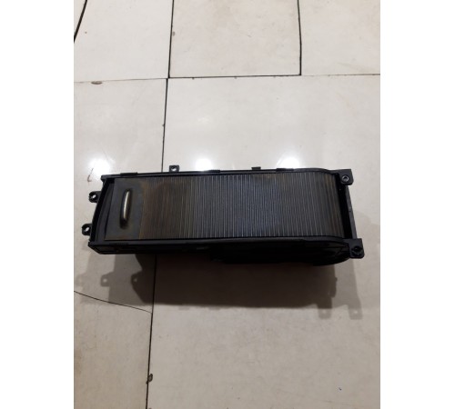 Подстаканник (вещевой ящик) центральной консоли