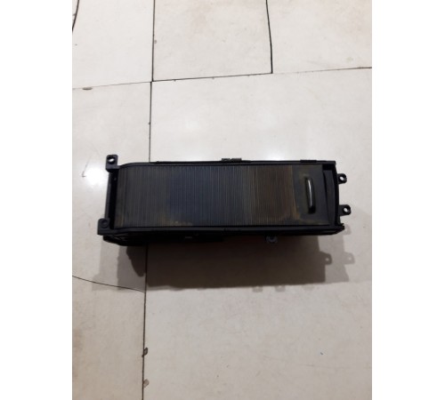 Подстаканник (вещевой ящик) центральной консоли