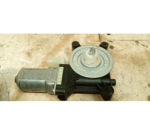 Моторчик стеклоподъемника передний правый