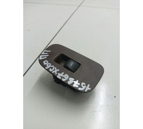 Кнопка стеклоподьемника передняя правая