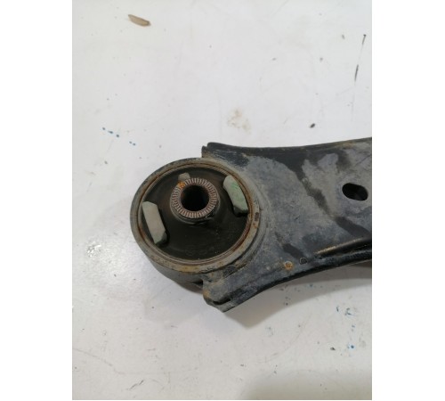 Рычаг подвески передний левый