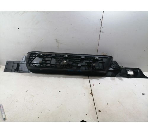 Накладка на порог задняя левая