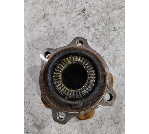 Ступица передняя левая