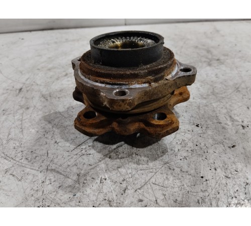 Ступица передняя левая